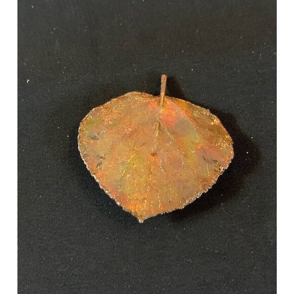 Vintage Beautiful Realistic Leaf Brooch Pin Nature - Picture 2 of 5